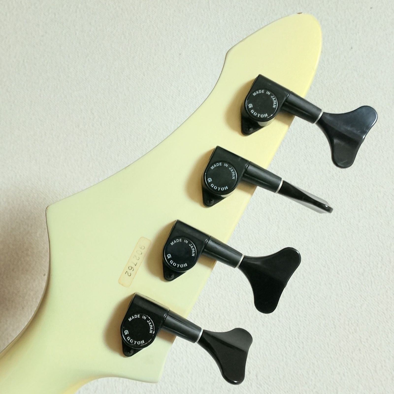 ARIA PROⅡ MAB-550M PJタイプエレキベース 弦は新品に交換済み