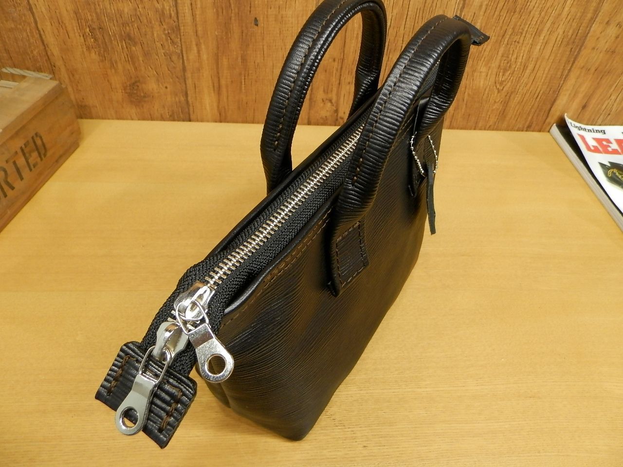 まやさま です Sサイズ シャークマウス ファスナー開閉