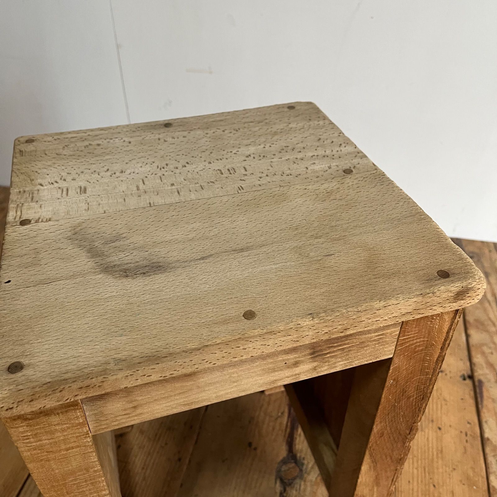 2脚セット アンティーク 角 スツール 椅子 植物台 昭和レトロ y65 アンティーク 角 スツール 椅子 植物台 昭和レトロ z920 - メルカリ