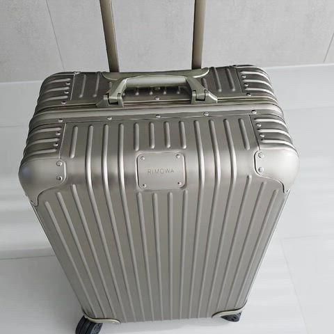 チェックイン ミディアム