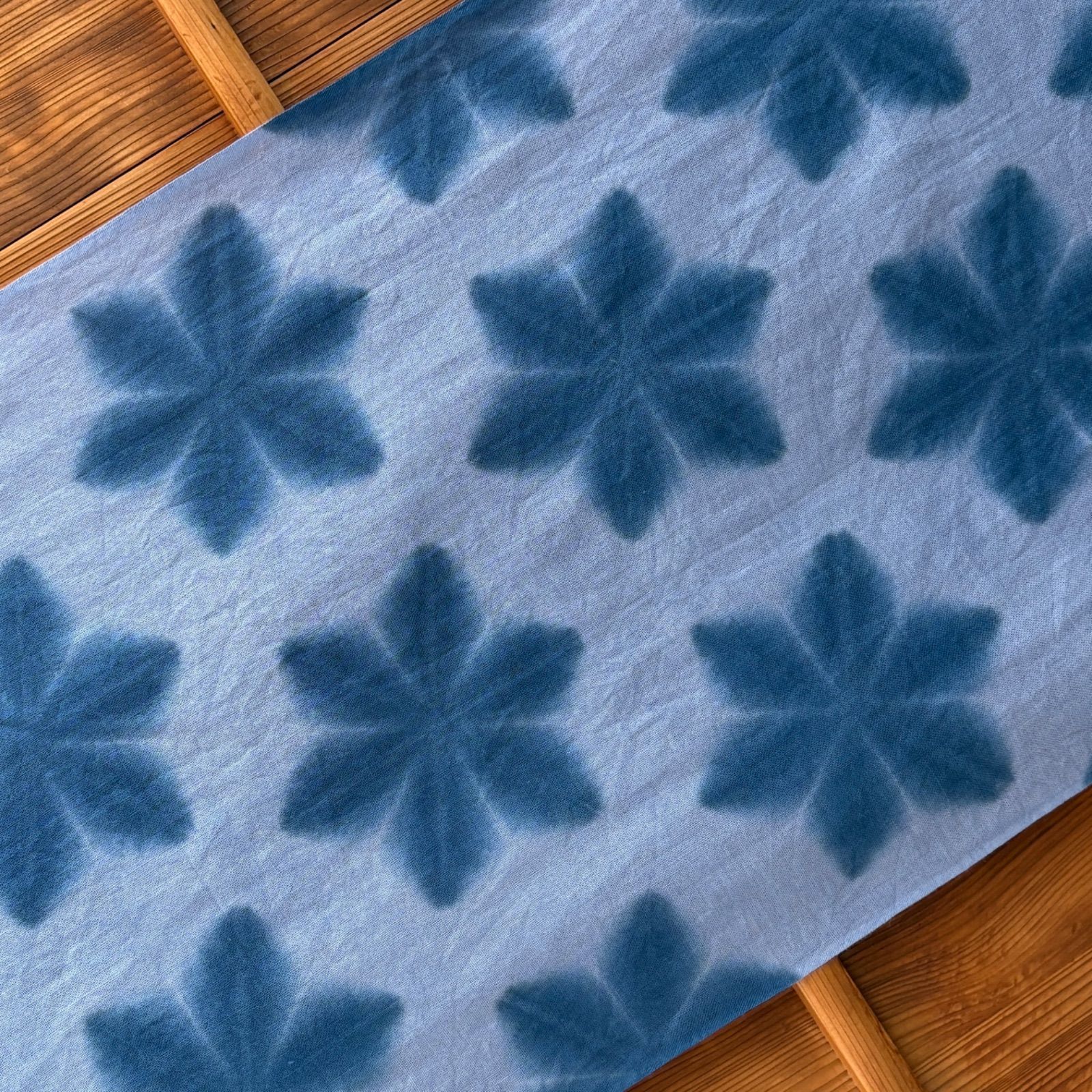 オーダー 手染め 藍染 雪花絞り生地 さらしおんぶ抱っこ紐 s16【sato】藍染の雪花絞り×エコ染料で地染め 手染め 手ぬぐい