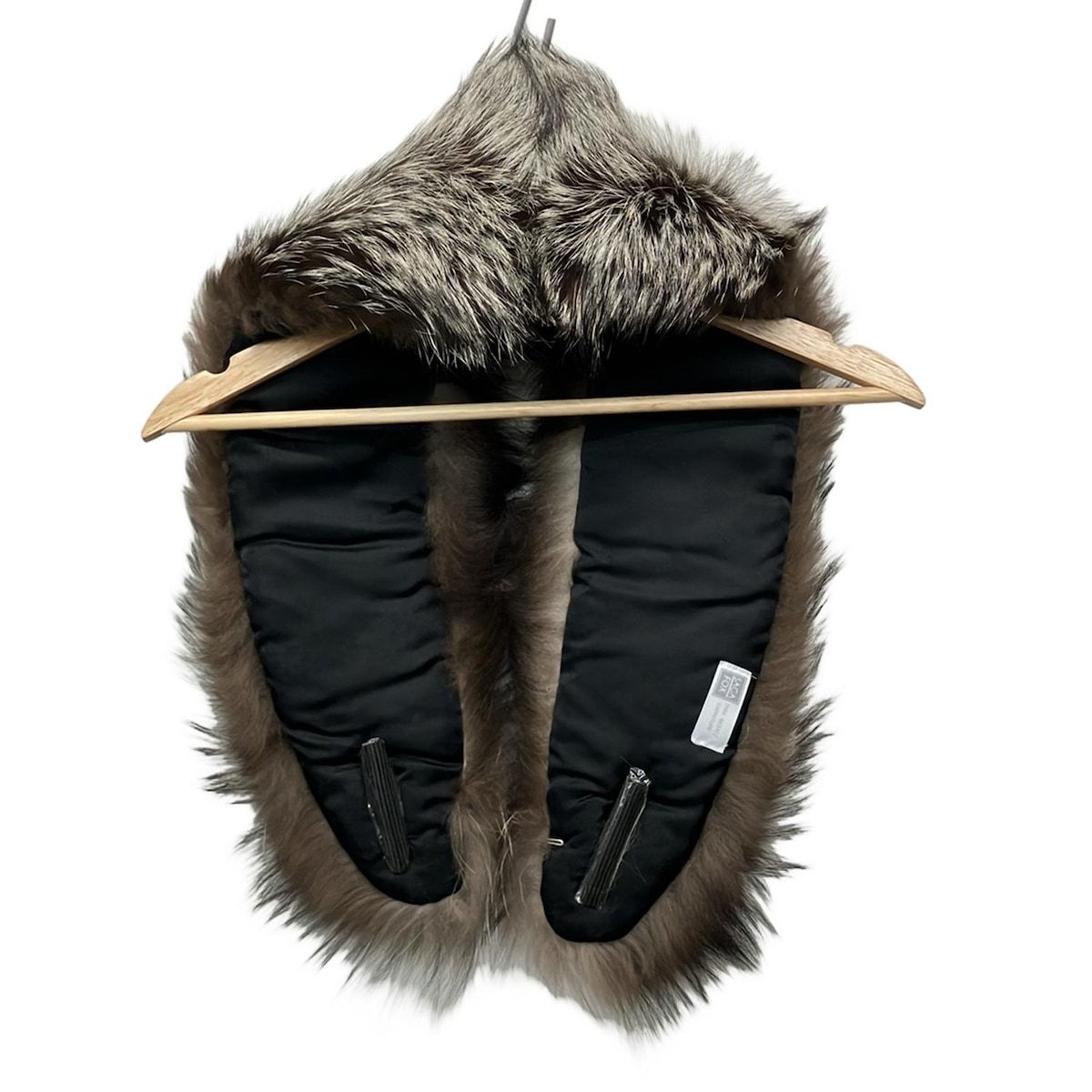 サガフォックス SAGA FOX フォックス アイボリー×ダークブラウン ネーム刺繍 新品同様 マフラー サガフォックス SAGA FOX - フォックス アイボリー×ダークブラウン