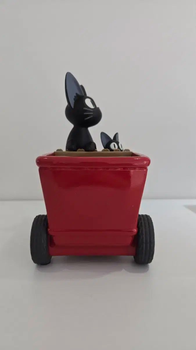 ドングリの森 魔女宅急便 キキ ジジの屋台 植木鉢カバー WWW_STEELWINDOWSANDDOORS_COM