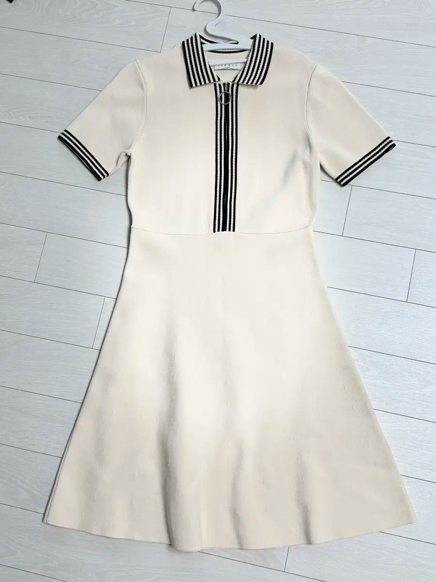 Sandro アイボリー KARA ニット ONE PIECE