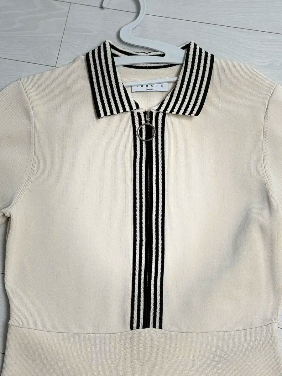 Sandro アイボリー KARA ニット ONE PIECE