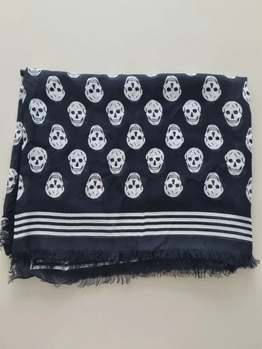 アレキサンダー マックイーン スカーフ