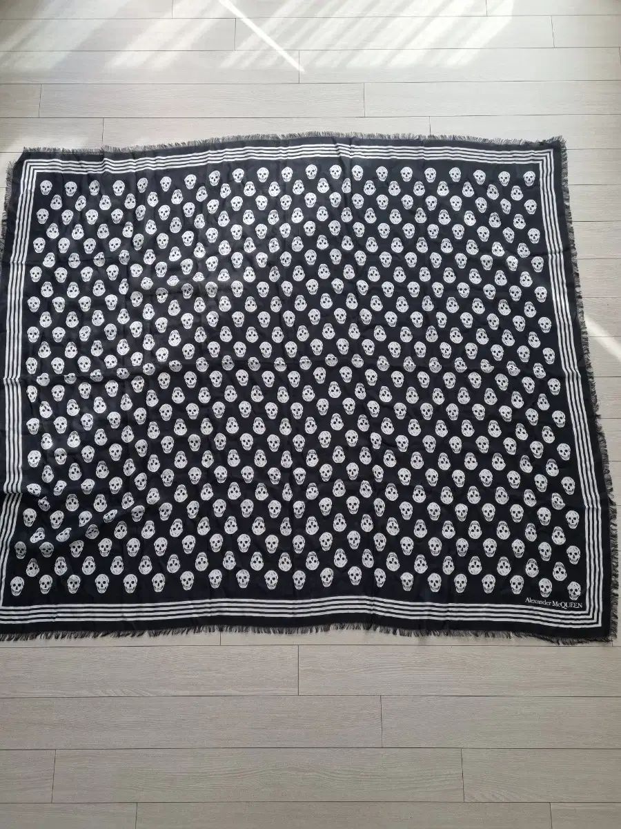 アレキサンダー マックイーン スカーフ