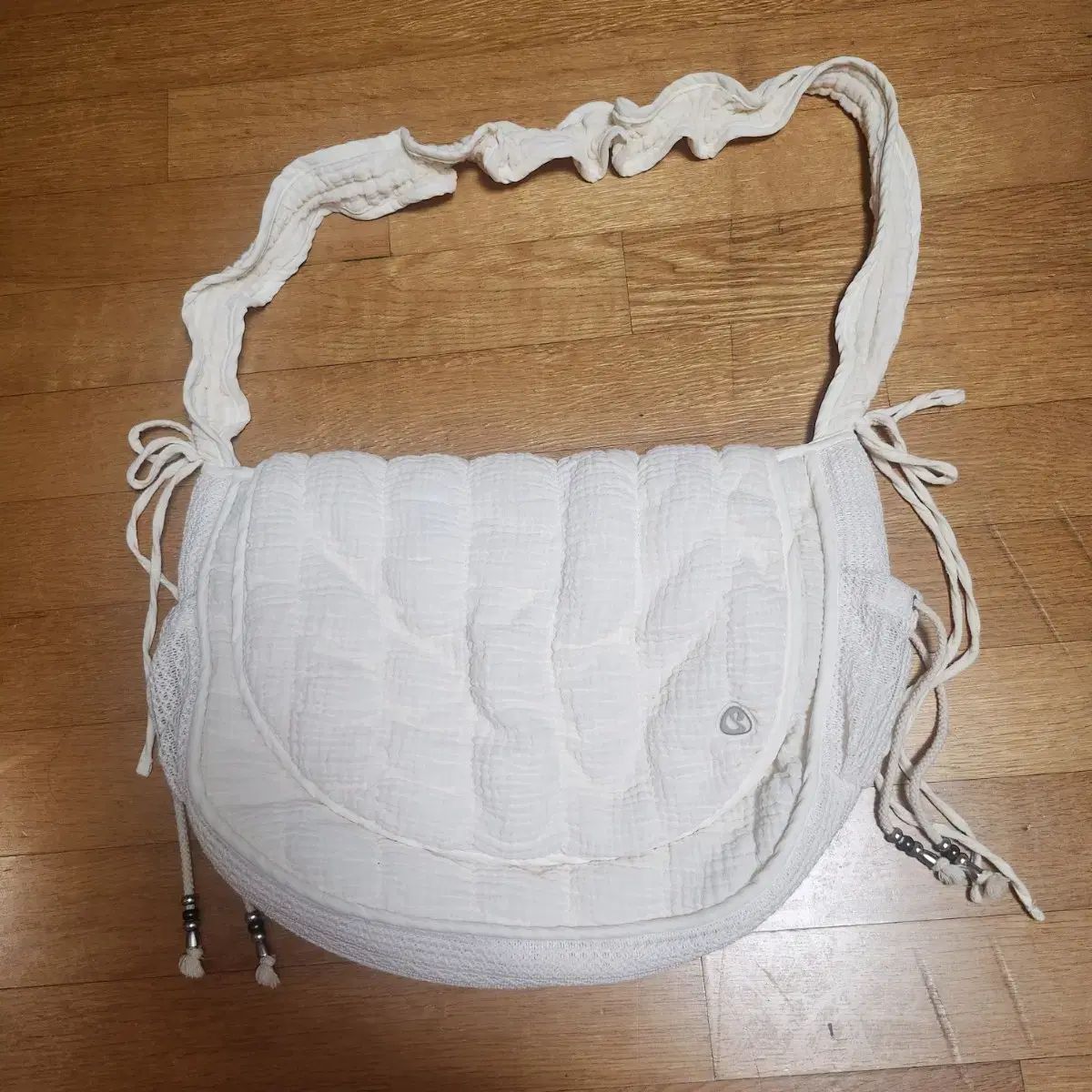 コイセイオ キルティング クロスバック アイボリー