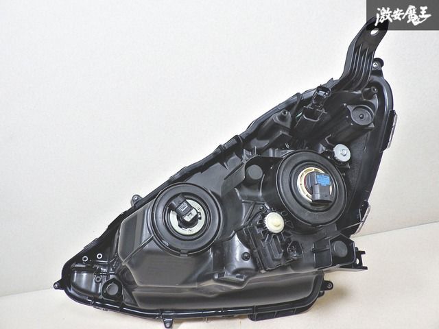 TOYOTA トヨタ 純正 NHP10 アクア 前期 ハロゲン ヘッドライト