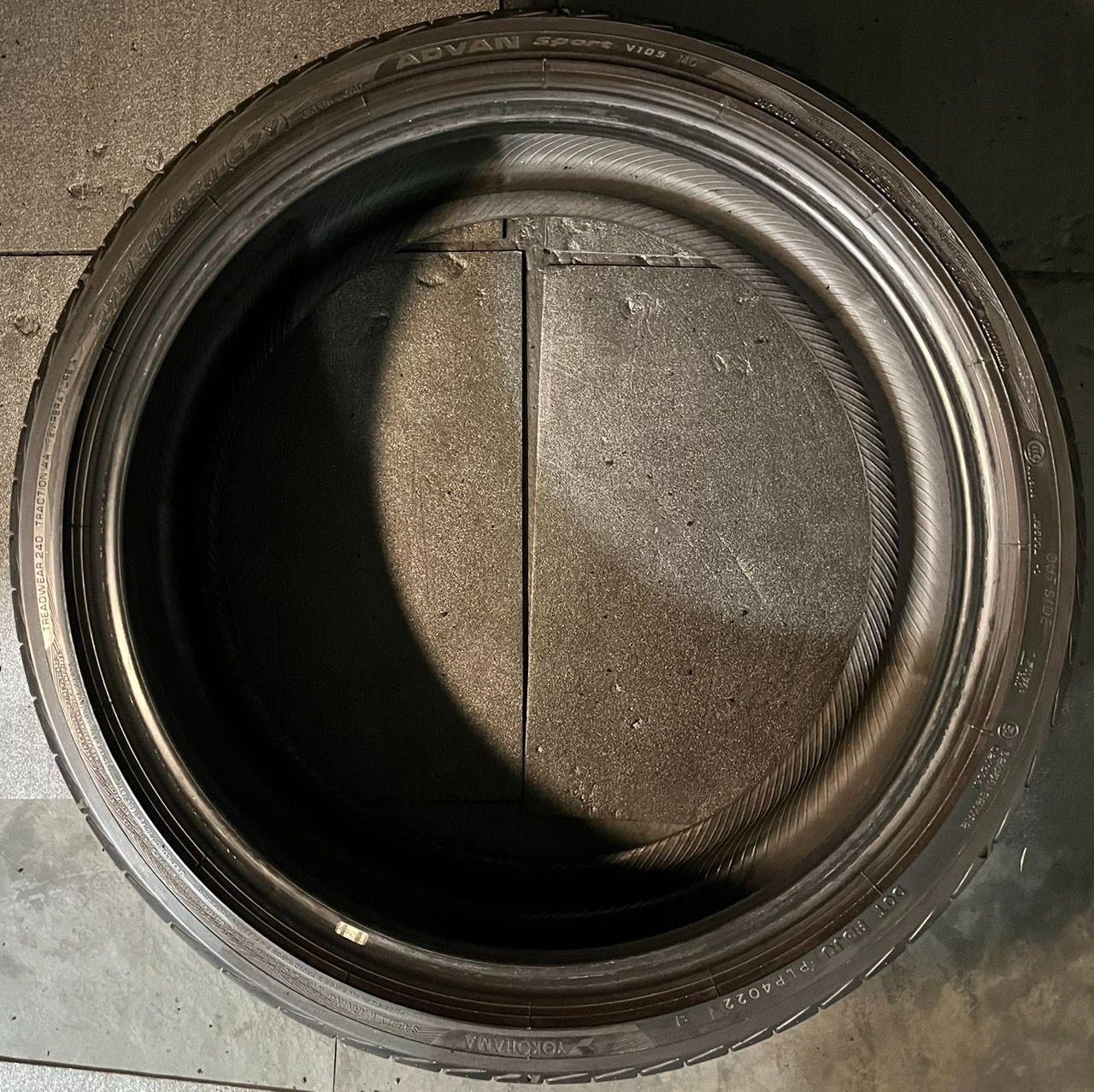  製 約8分山 ヨコハマ アドバン ADVAN Sport V 105 MO 275 30 R 20 2本 h_622 20インチ サマータイヤ ノーマルタイヤ