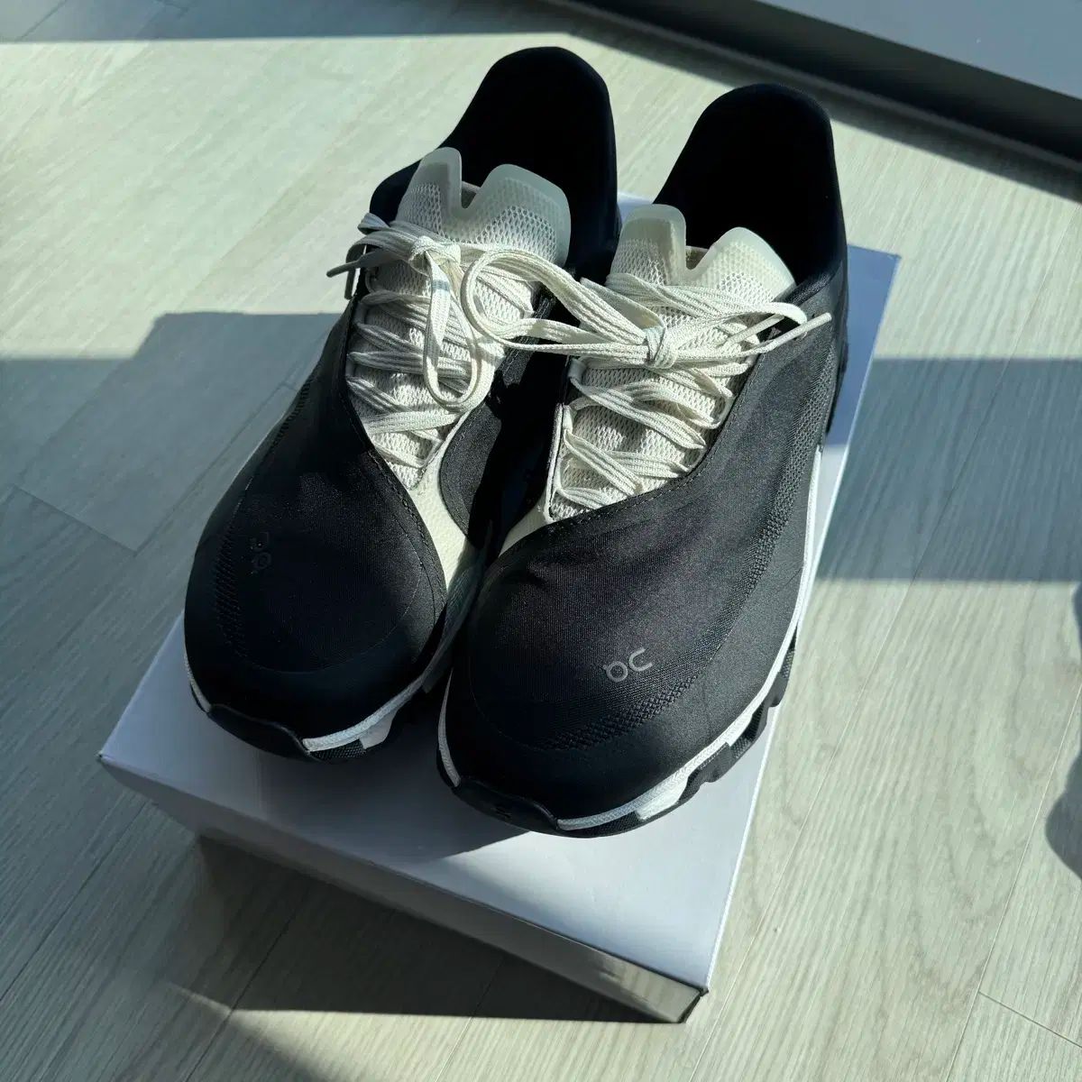 270 単ラニングxパフ クラウドMONSTER