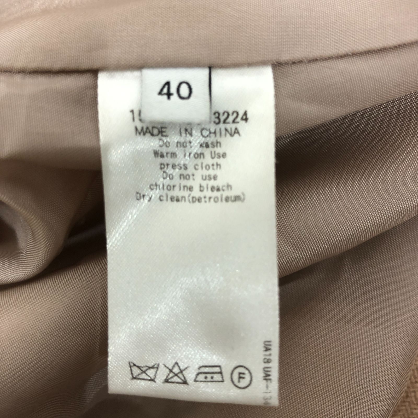 ピンクベージュ系