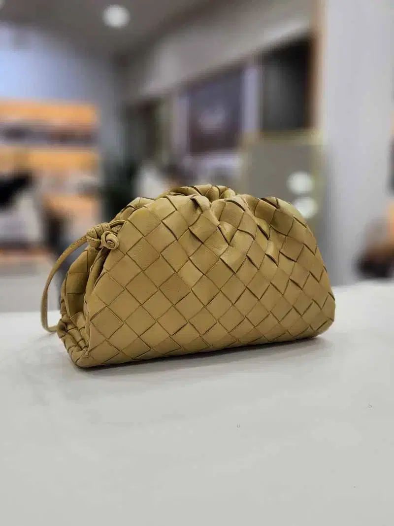 ボッテガ ヴェネタ イントレチャート ミニ クロスバック 585852 VCPP1 9403