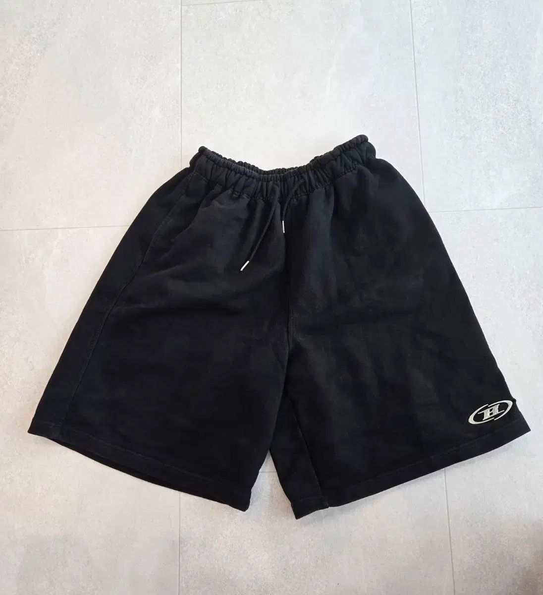 ボーン トゥ ウィン Bロゴ バミューダ パンツ