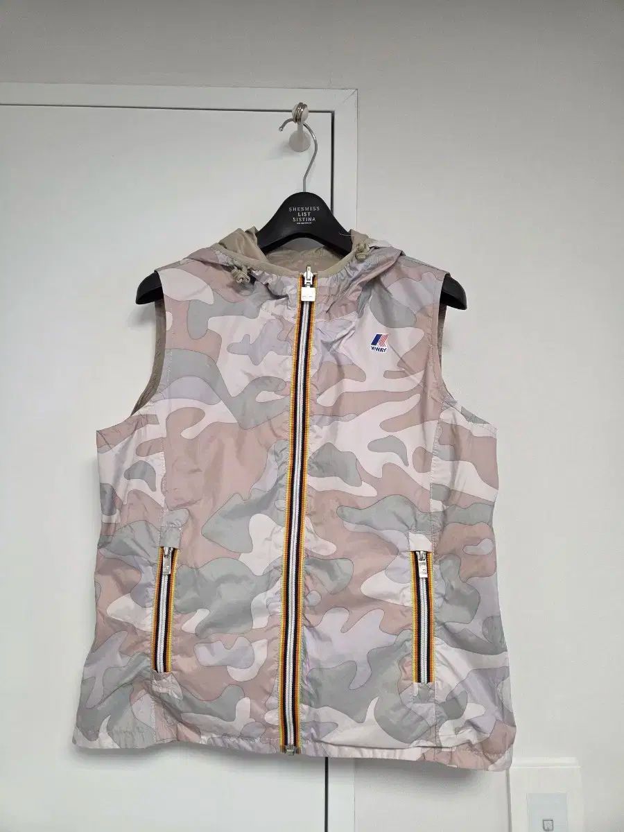 ウィンドブレーカー ベスト