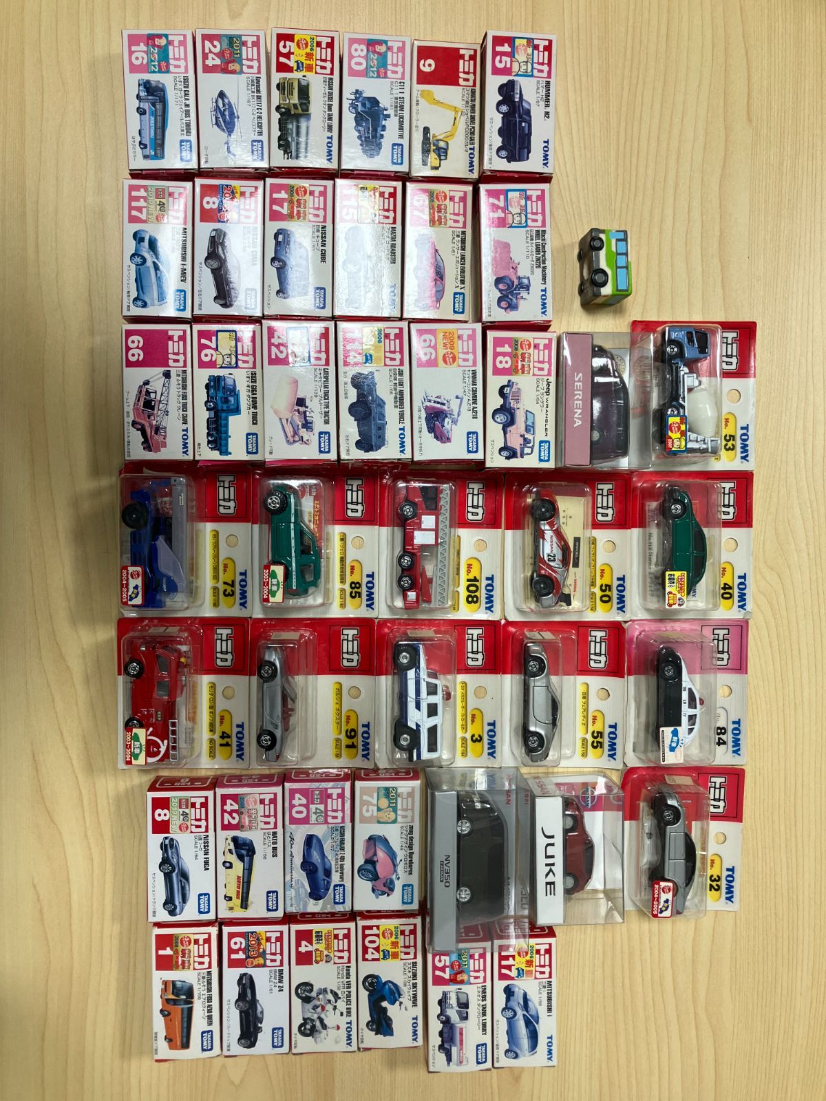 す〇 トミカ40台 他3台 43台 です