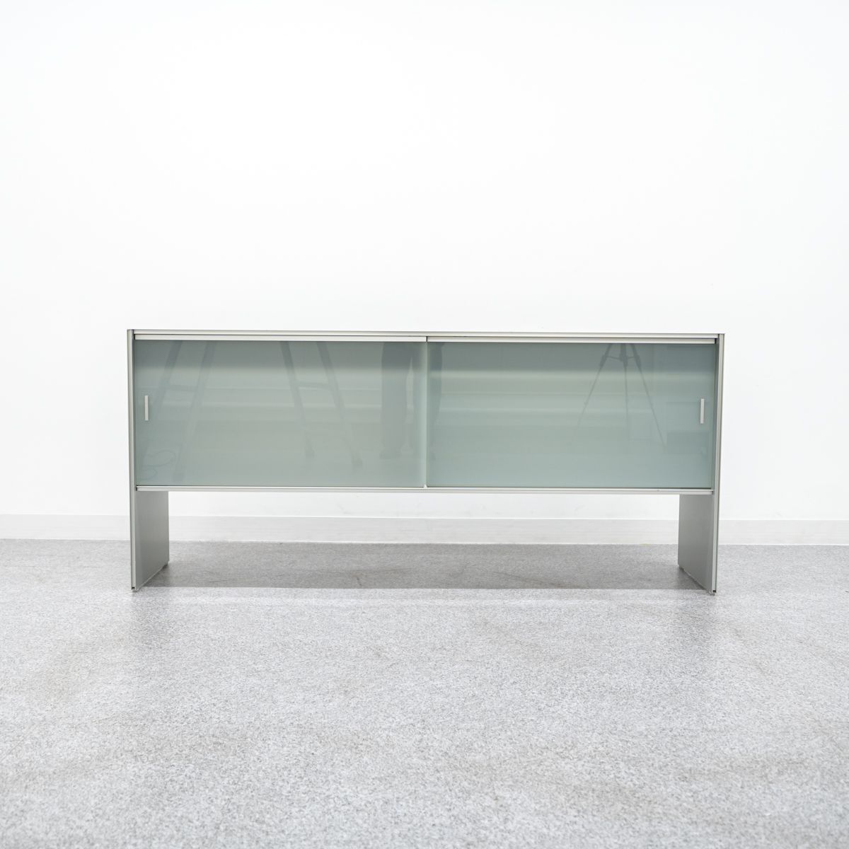 Cassina ixc. カッシーナイクスシー AIR FRAME エアーフレーム サイドボード アルミ シルバー デヴィッド チッパーフィールド