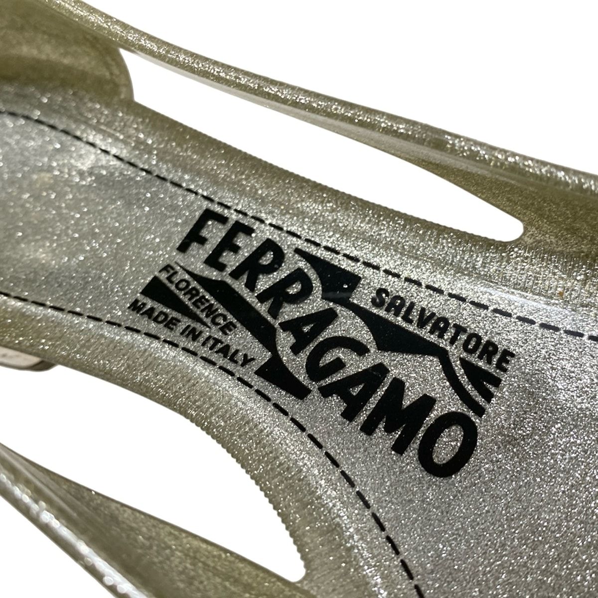 サルバトーレフェラガモ フラットシューズ