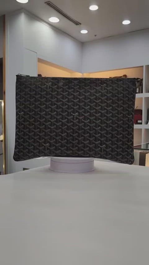 クラッチバッグ