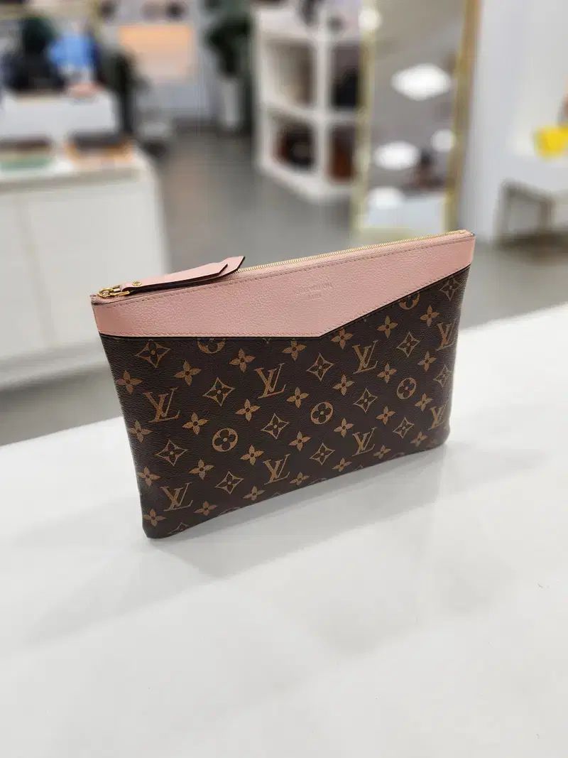 デイリー モノグラム