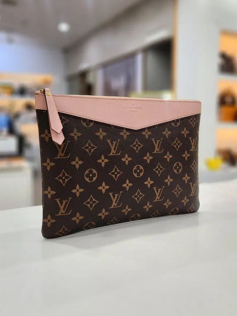 ルイヴィトン デイリー モノグラム キャンバス ポーチバッグ 付き M62942