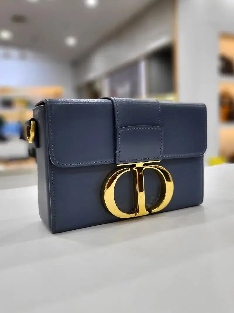 ディオール モンテーニュ 30 ボックスバッグ クロスバッグ M9204UMOS