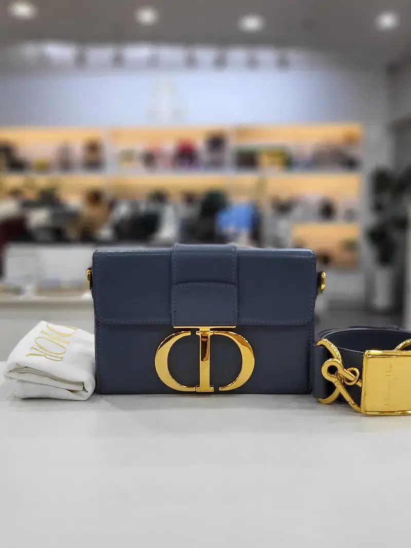 ディオール モンテーニュ 30 ボックスバッグ クロスバッグ M9204UMOS