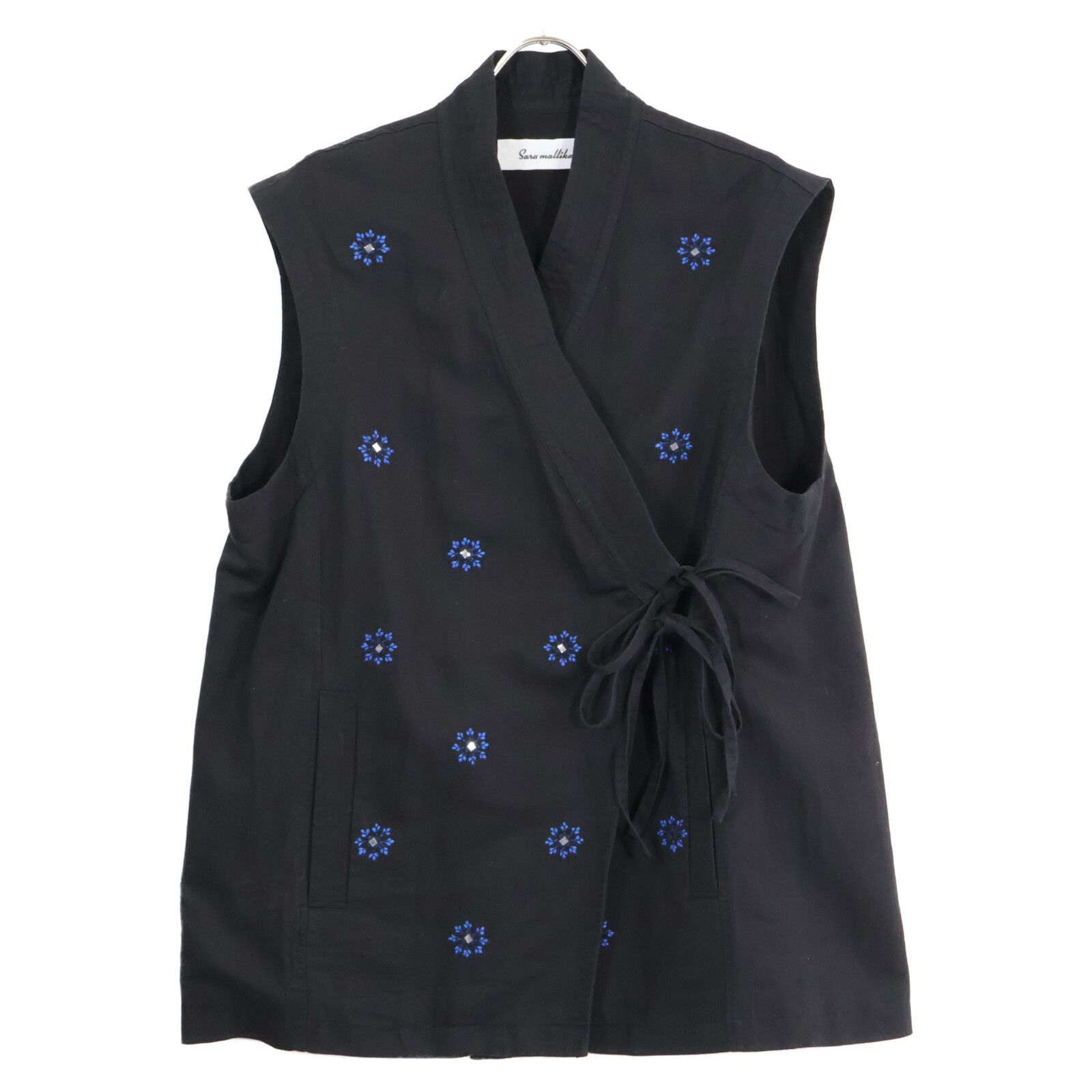 Sara mallika ブラック刺繍キャミソール　未使用 Sara mallika ブラック刺繍キャミソール未使用