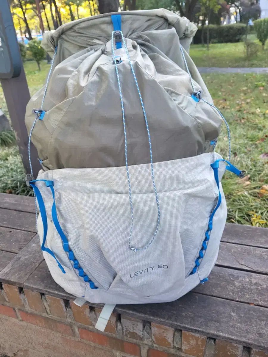 オスプレイ OSPREY レビティ 60リットル 超軽量 リュックサック