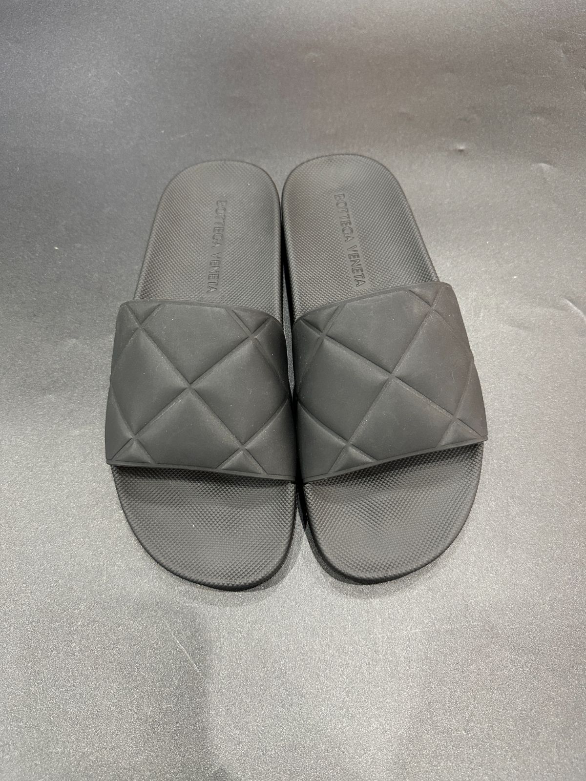 BOTTEGA VENETA イントレチャート ラバーサンダル 40 BLK サンダル