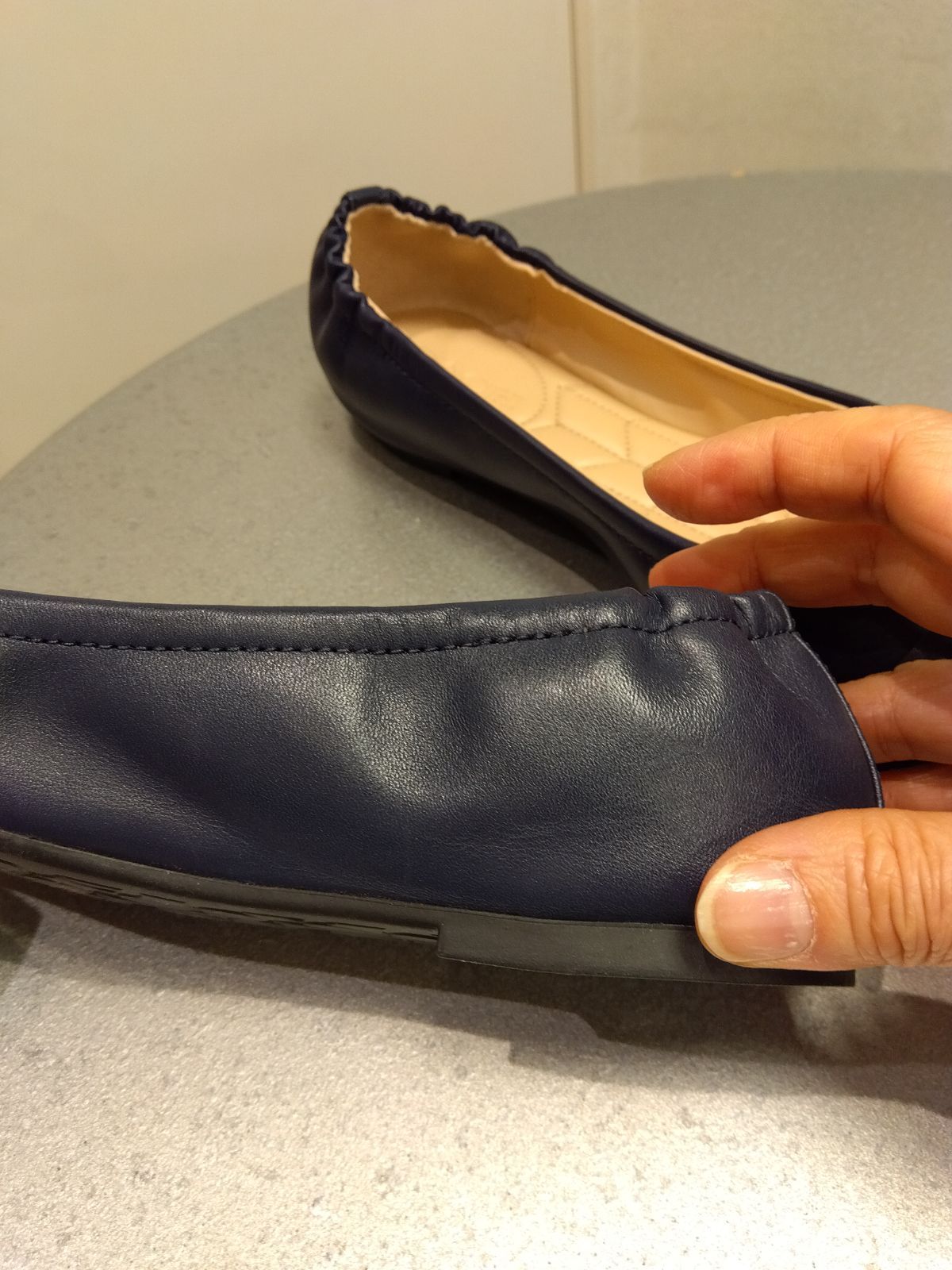 コーチ フラットシューズ