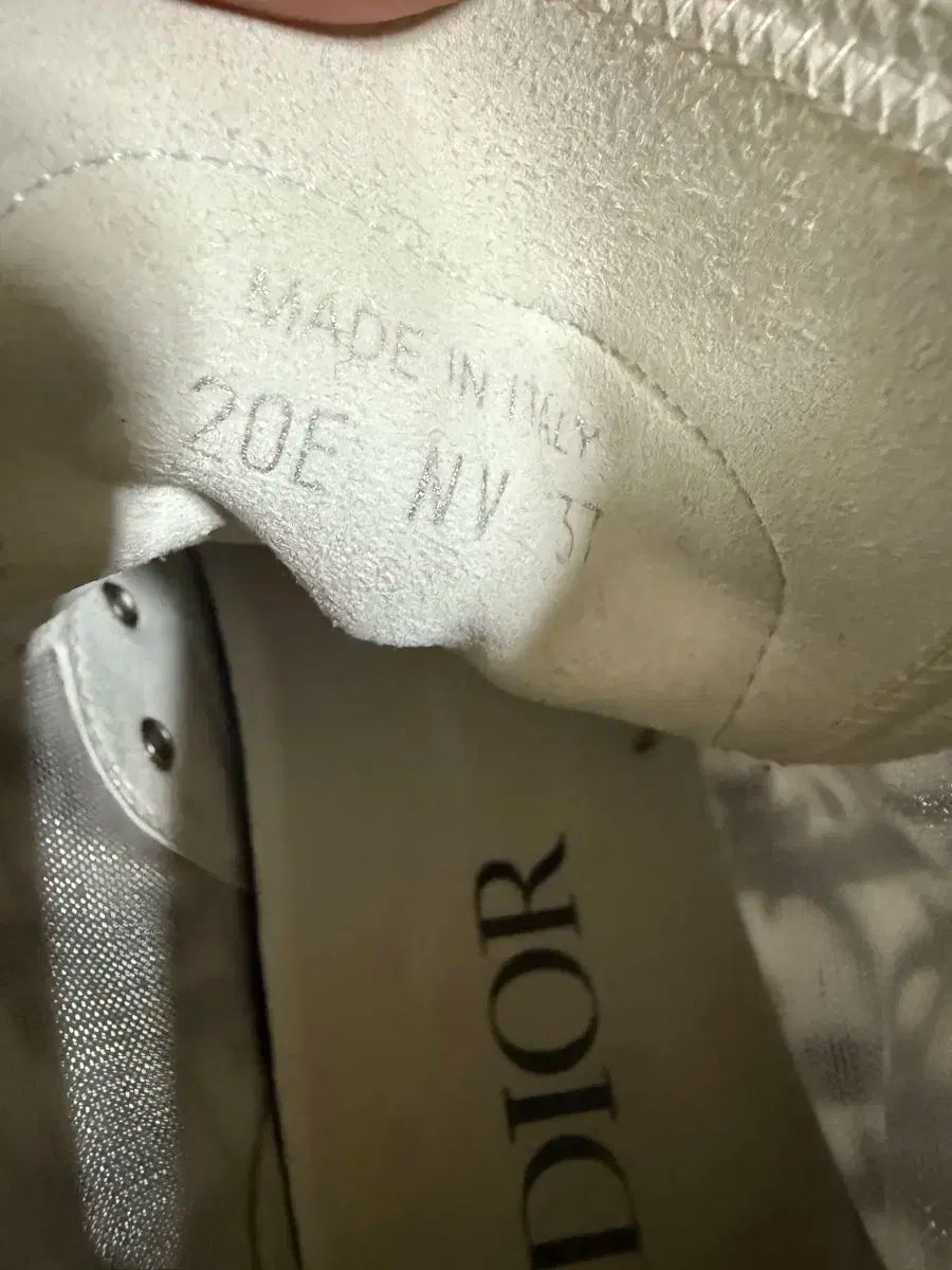 ディオール オブリーク スニーカー