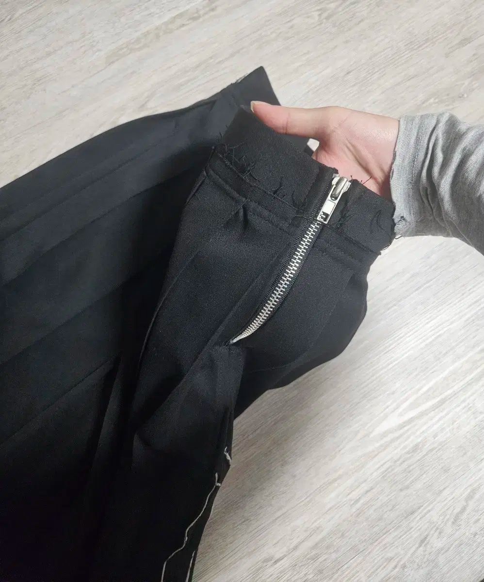 ダメージ ミディ プリーツ スカート