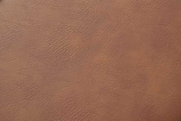 合皮製のトラディショナルなチェスト