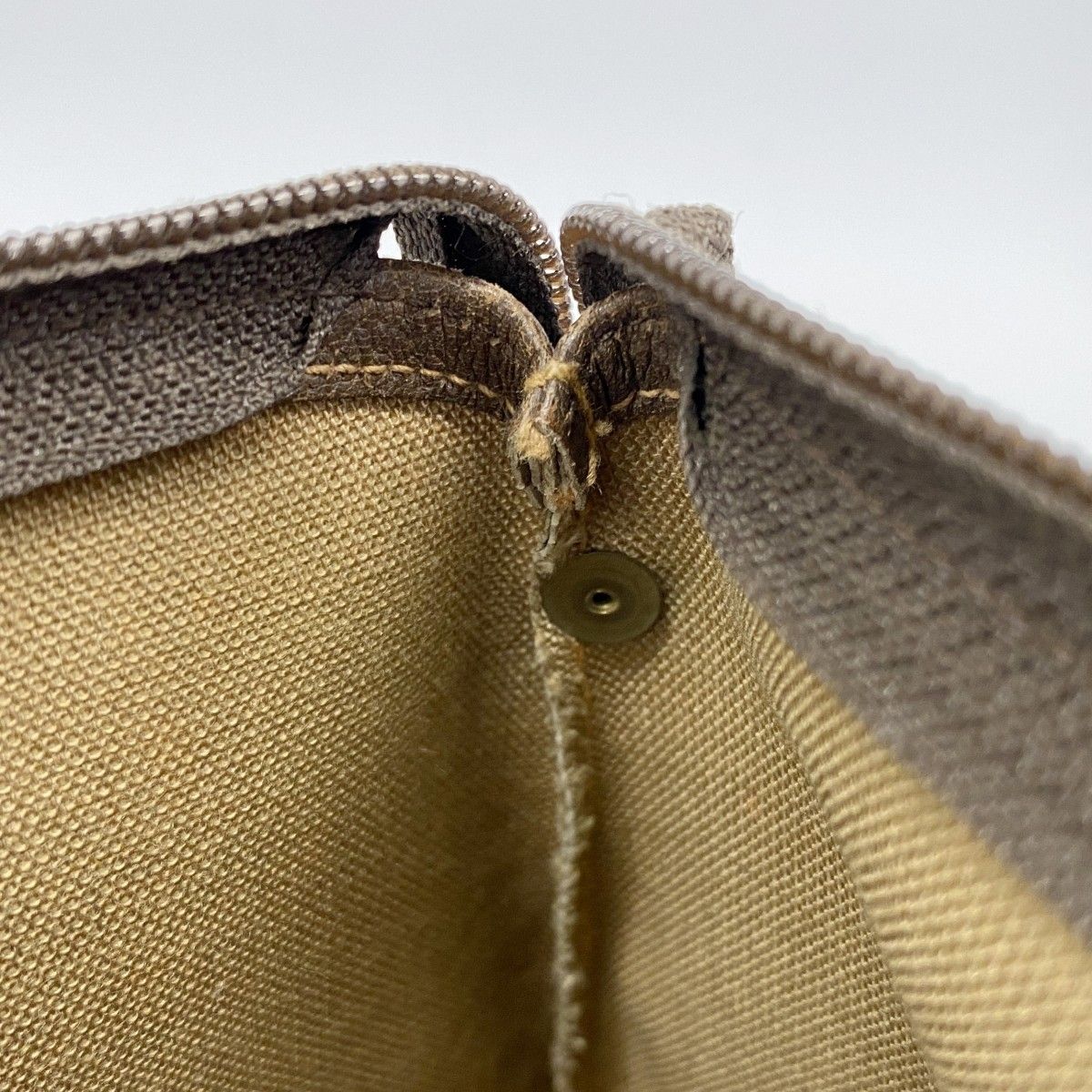 5me5558 グッチ ポーチ GGスプリーム 156 01 045 PVC ブラウン ゴールド金具 レディース DECORATOM_COM_BR