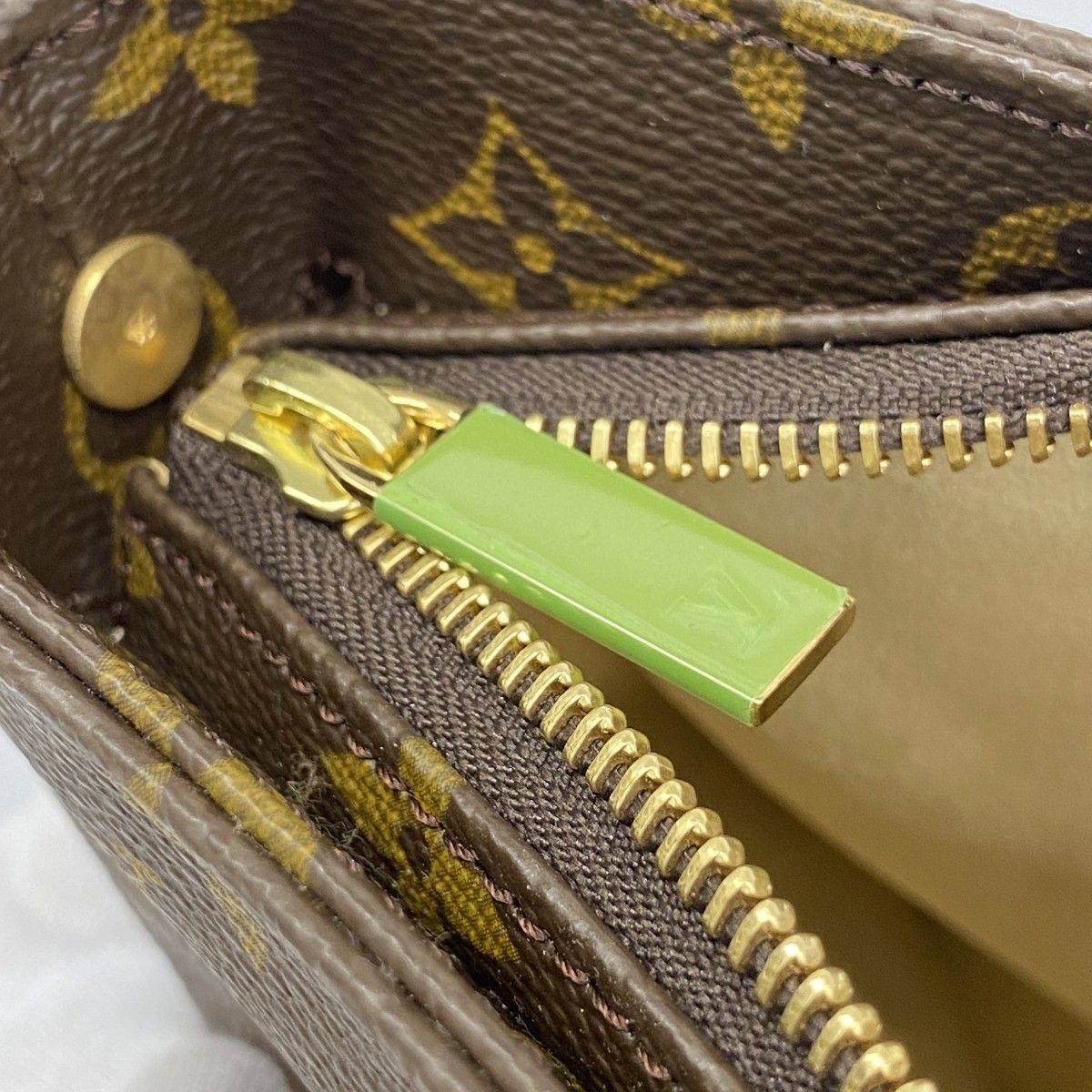 ショルダーバッグ