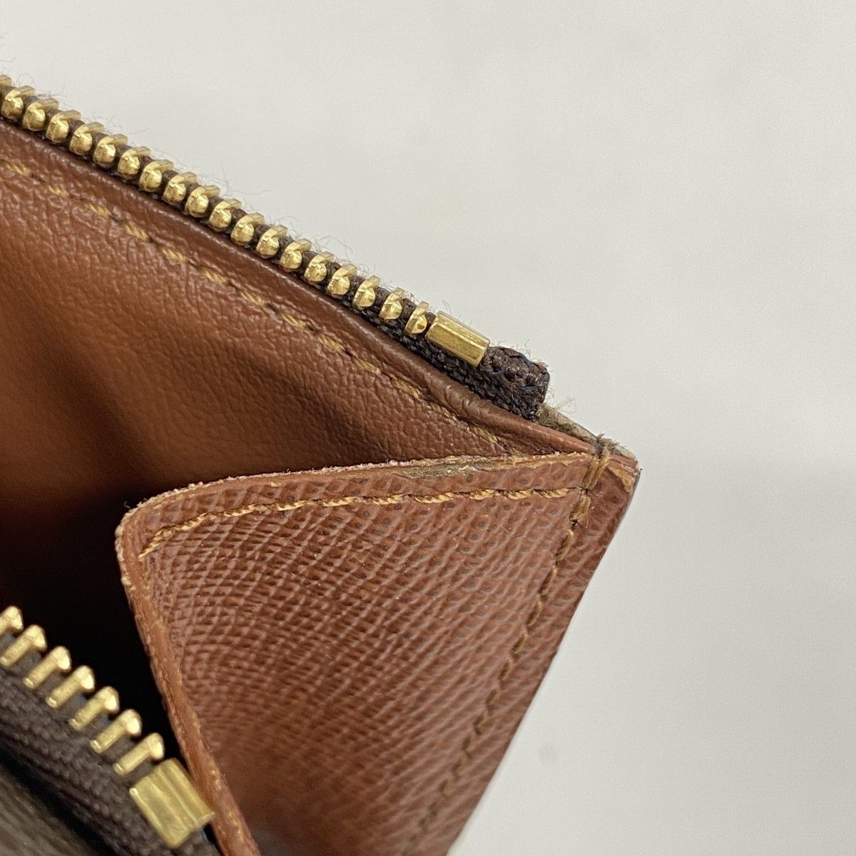 ルイヴィトン 三つ折り財布