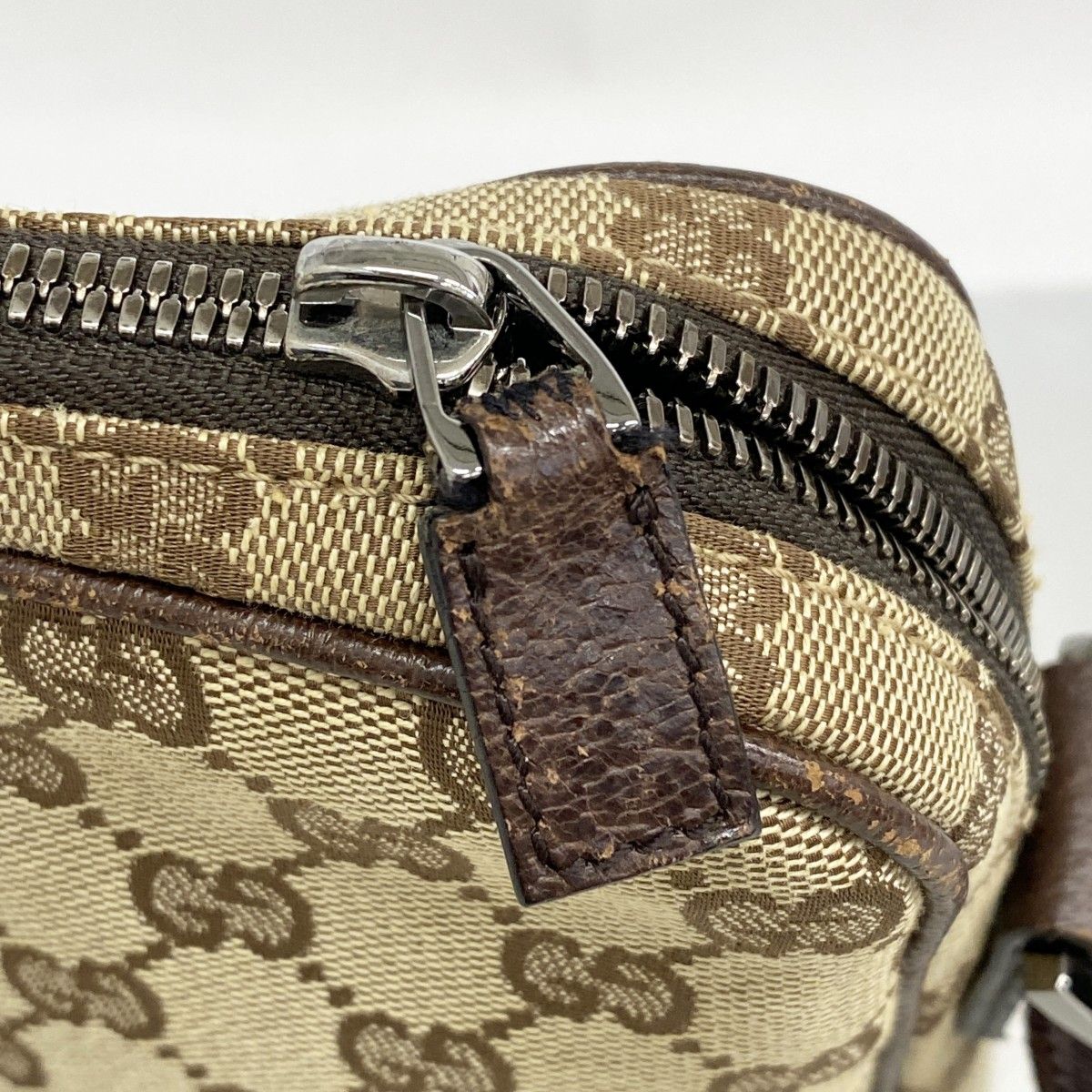 ブラウン シルバー金具