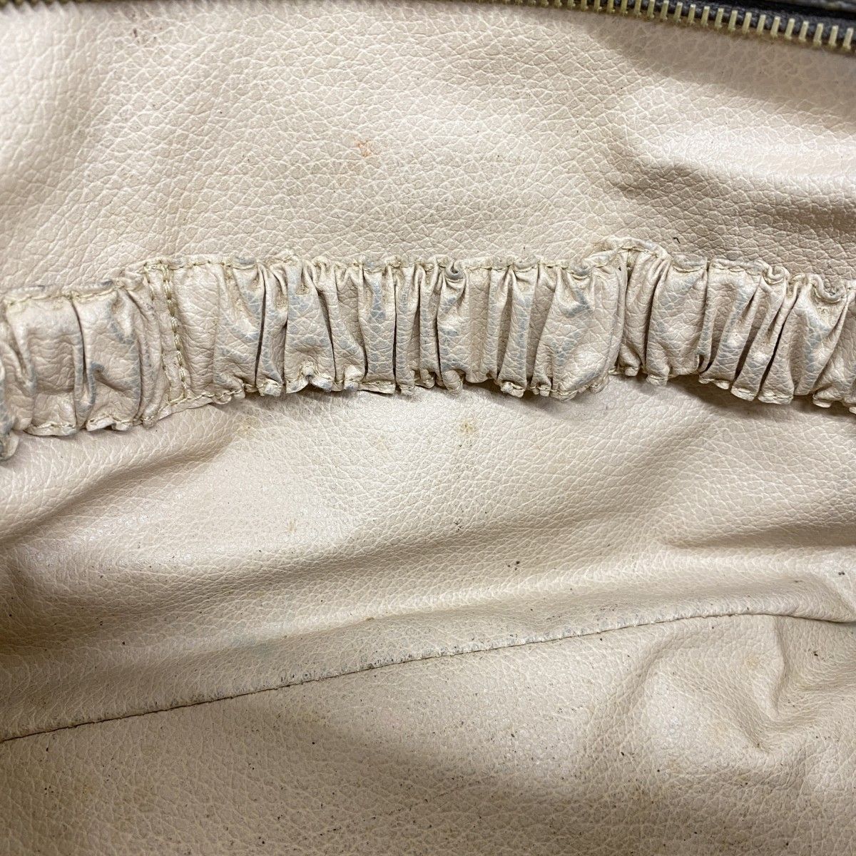 ポーチ モノグラム