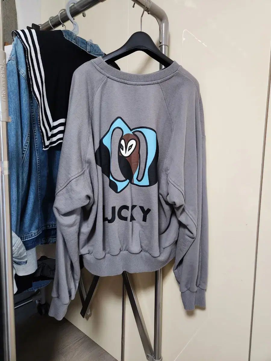 LUCKY CHOUETTE ラッキーシュエトゥ スウェット