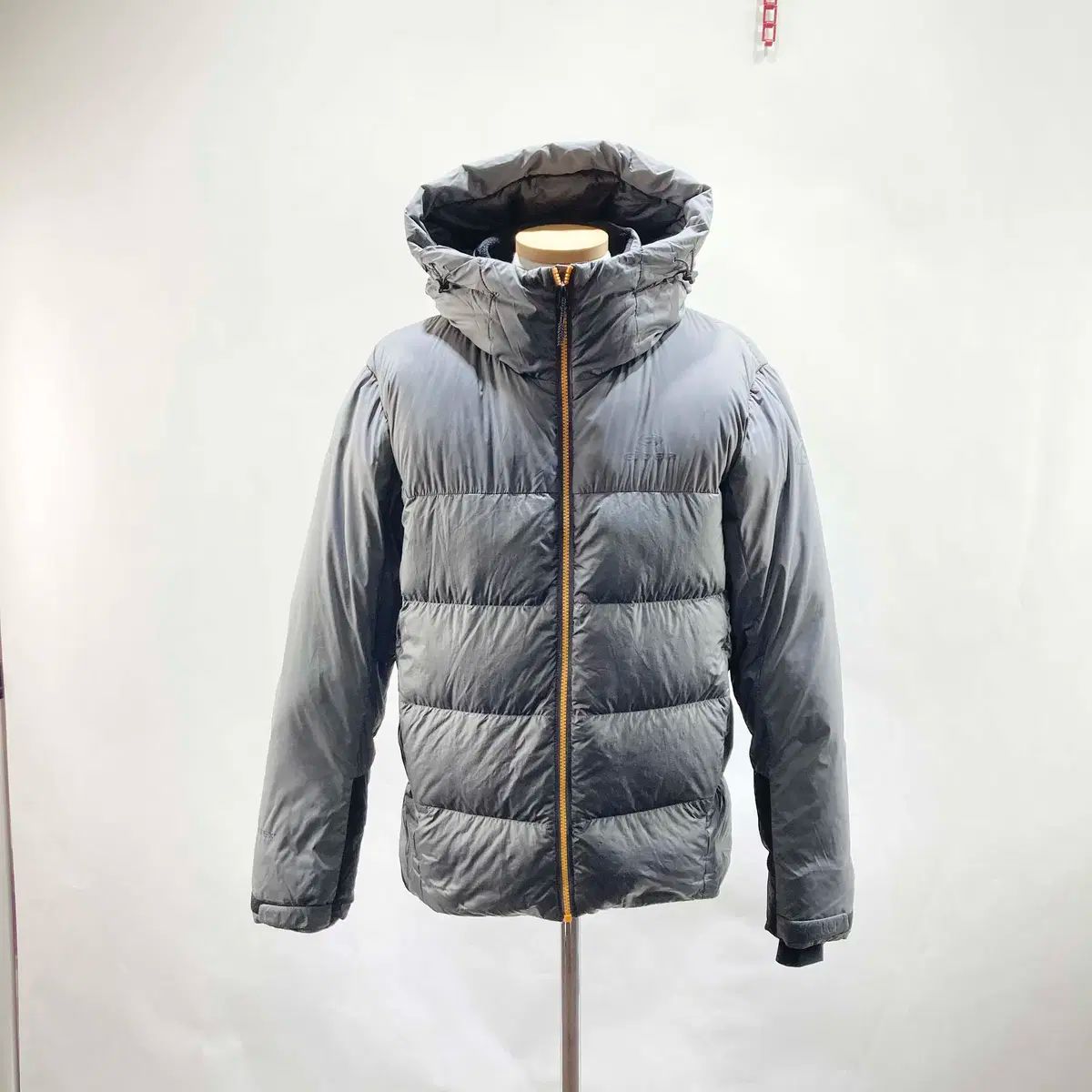 ON ブラック ショートパンツ S