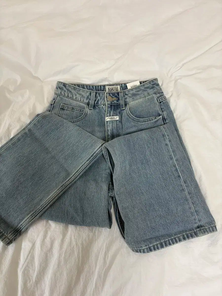 マリテフランソワジルボー コラボ Wスリム ブーツカット デニム パンツ ライトブルー 25 DECORATOM_COM_BR