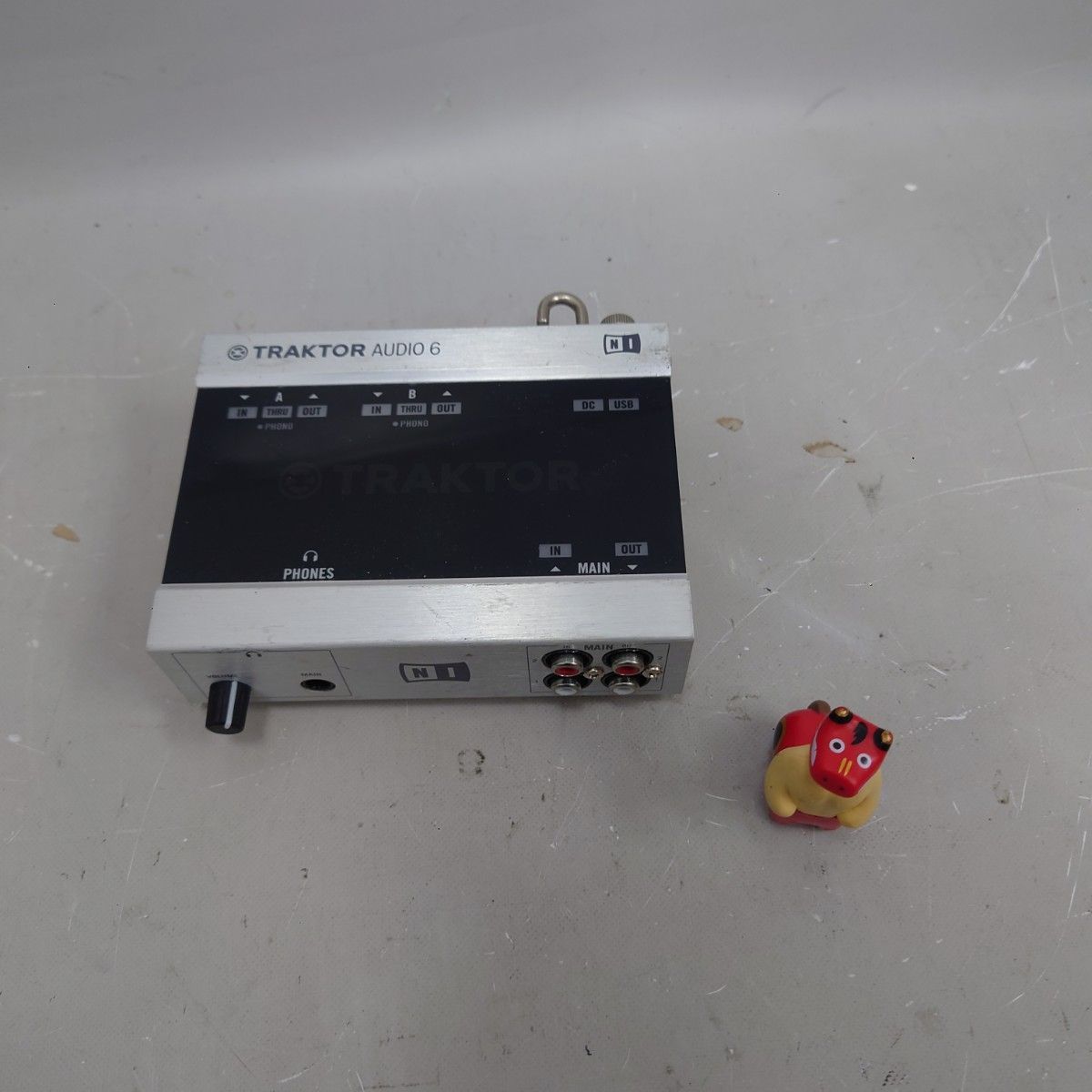 Native Instruments Traktor Audio 6 動作品 DJオーディオインターフェース オーディオ6 トラクター USBサウンドカード z-2346