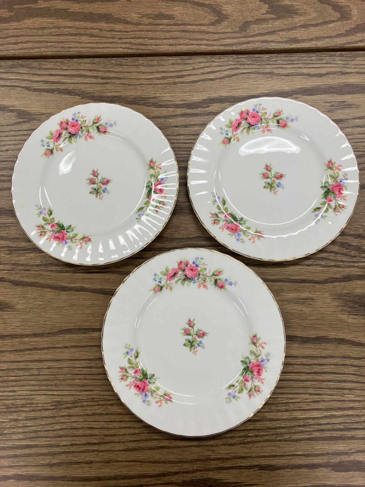 値下げしました】Royal Albert [Moss Rose] ロイヤルアルバート