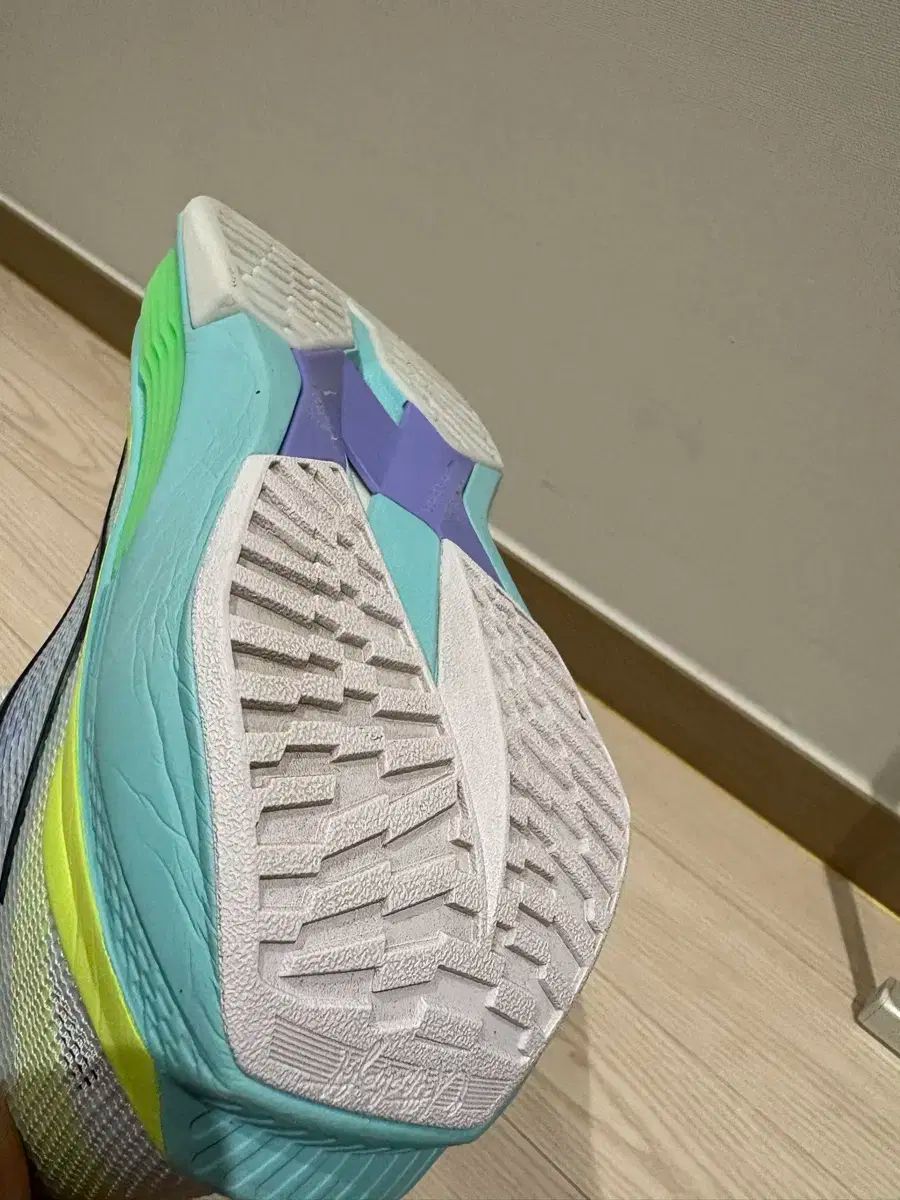 LI-NING リーニン ウルトラライト バスケシューズ 260 US 8