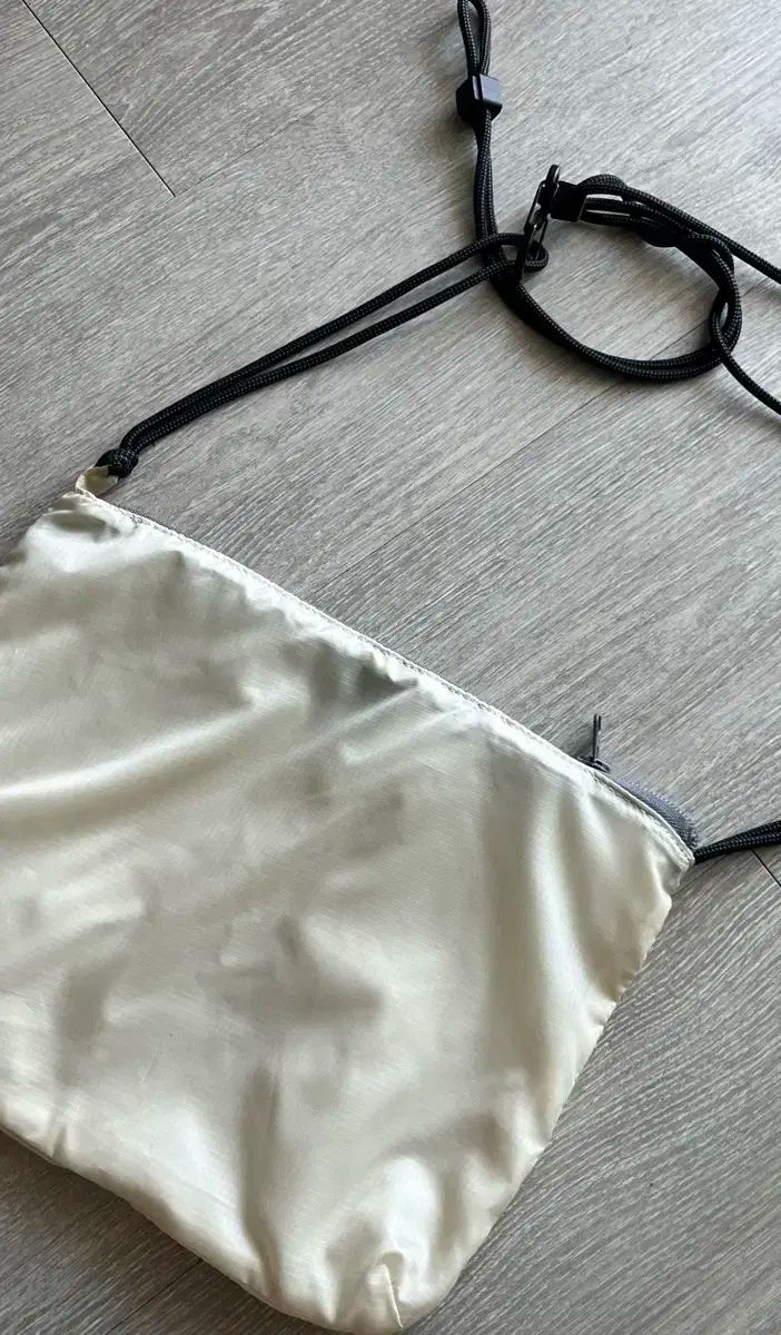 THECOLDESTMOMENT TCM mini logo ripstop cross bag