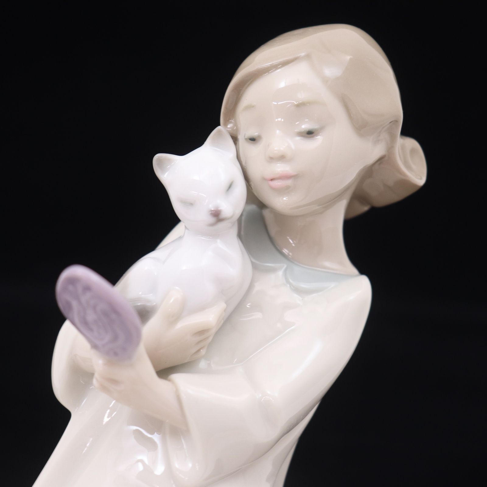 ITGXMZ31TE68 NAO ナオ 鏡を見る少女と猫 リヤドロ 姉妹ブランド 陶器