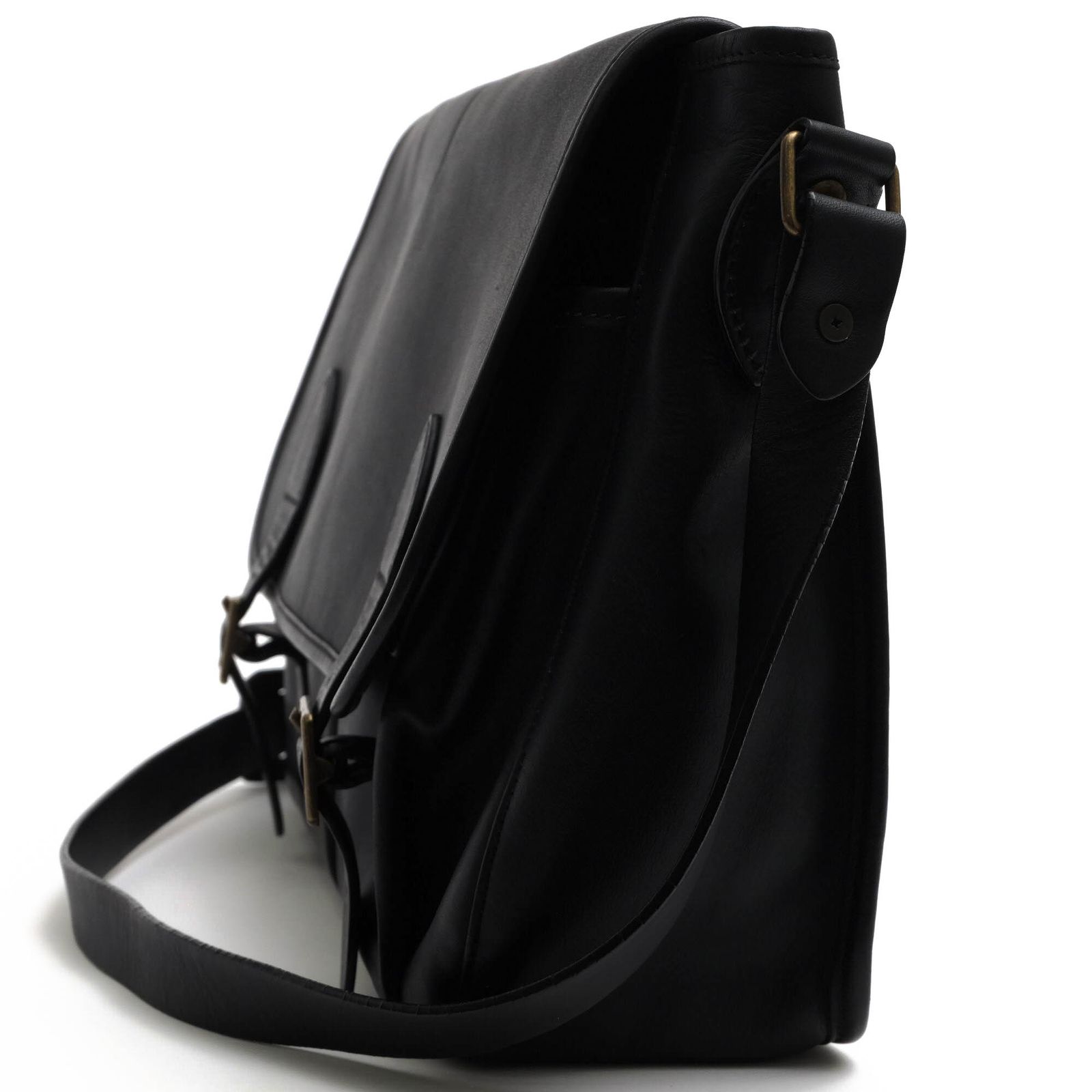 アーペーセー A.P.C. バッグ ショルダーバッグ 鞄 メンズ 男性 男性用 レザー 革 本革 ブラック 黒 SAC BESACE A10 フラップ式 シボ革 シュリンクレザー メッセンジャーバッグ KARIMZIABAT_FR