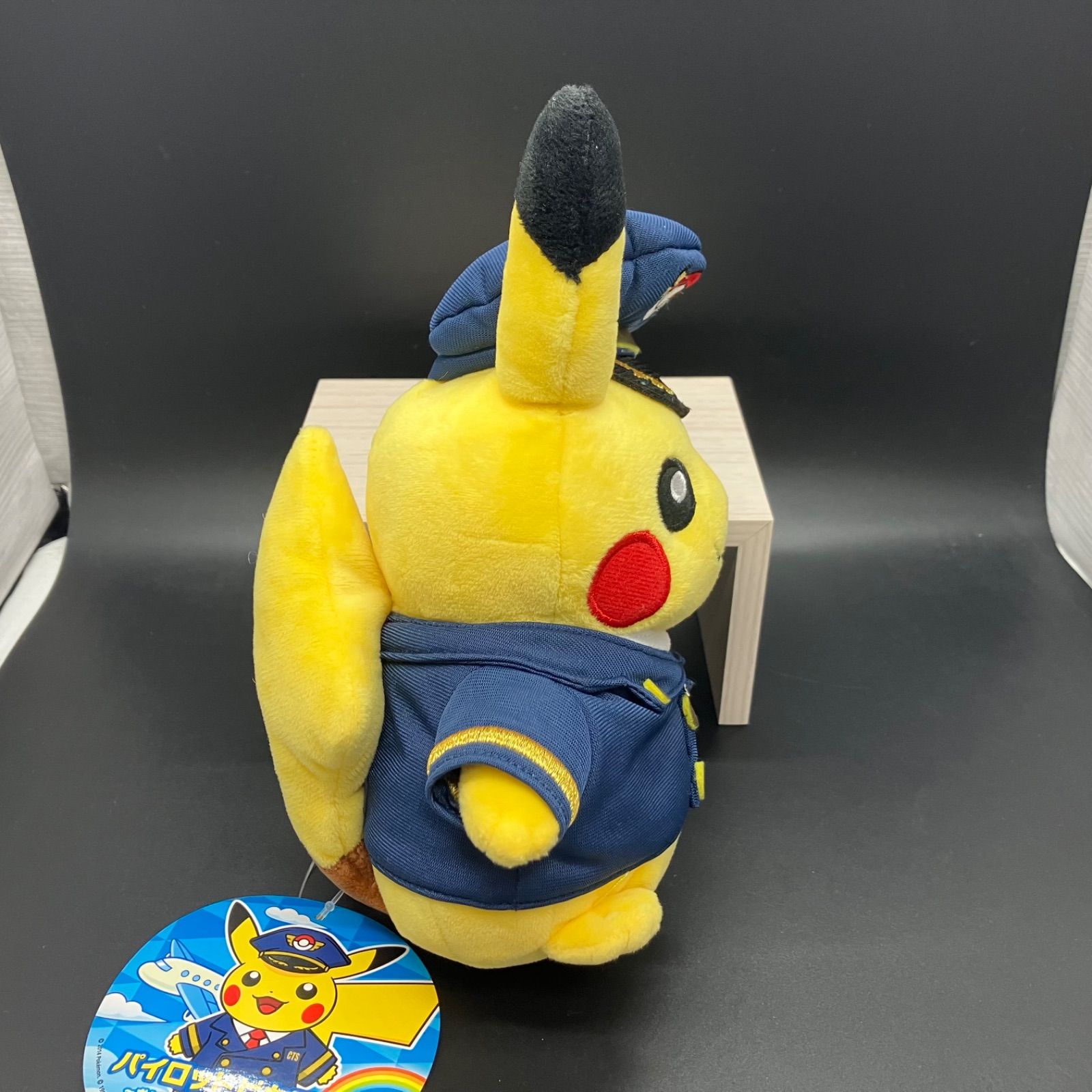 ポケモン ぬいぐるみ パイロットピカチュウ ポケモンストア新千歳空港