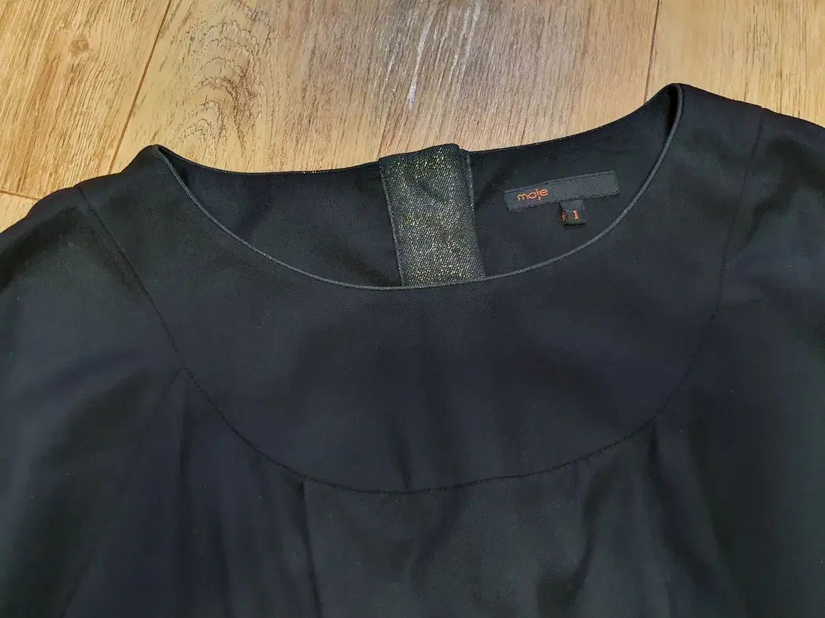 マージュ maje ブラック ボタンONE PIECE 55-66